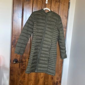 NWOT Love tree ultra light packable puffer jacket size large